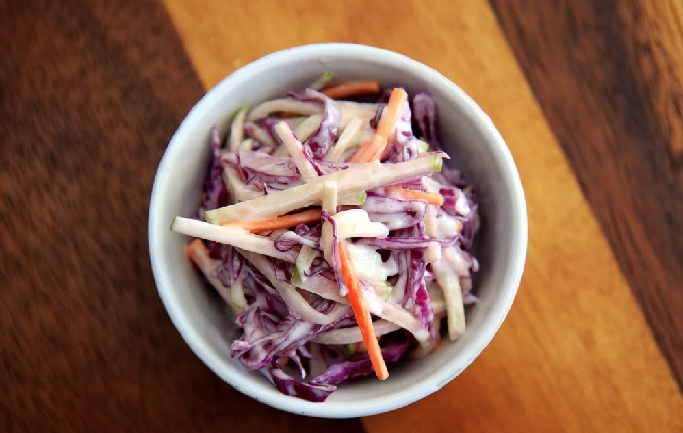 Should dogs eat coleslaw