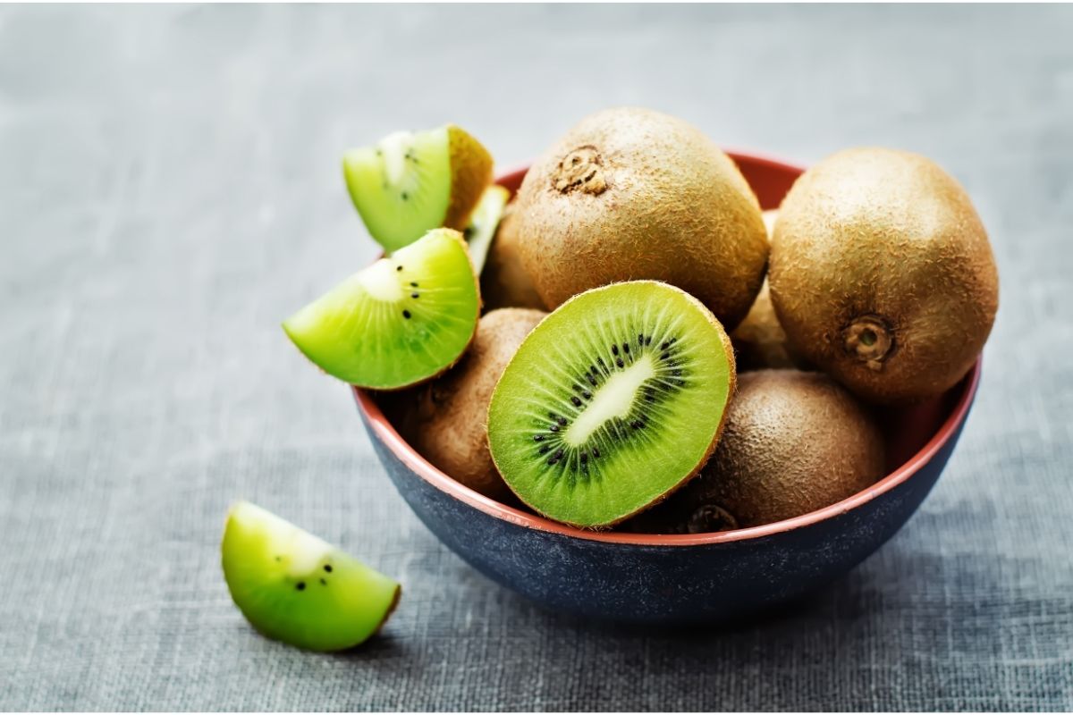 A bowl of kiwis